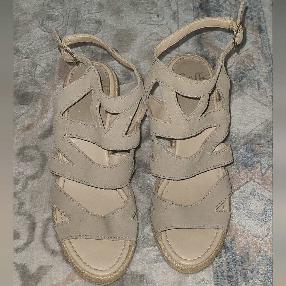 Sofft Beige Strappy Sandals
